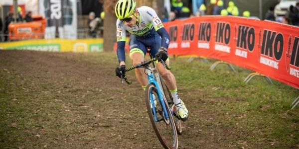 Cross Race C62